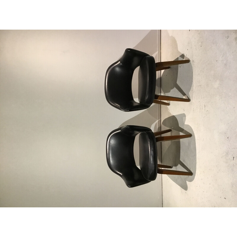 Set of 2 vintage Black Leather Executive Armchairs by Eero Saarinen for Knoll Inc.Knoll International, 1960