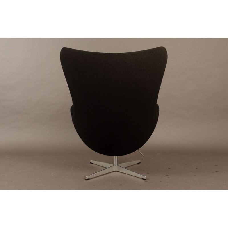 Vintage 3316 Black Egg Lounge Chair by Arne Jacobsen for Fritz Hansen, 2007