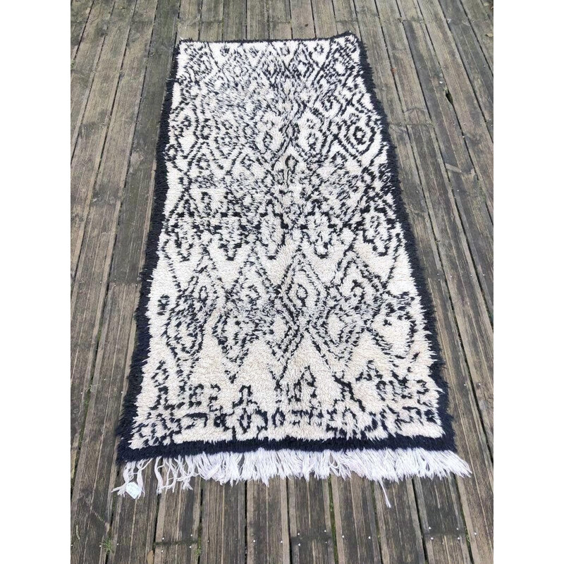 Beni Ouarain vintage berber wool rug handmade 125x260 cm