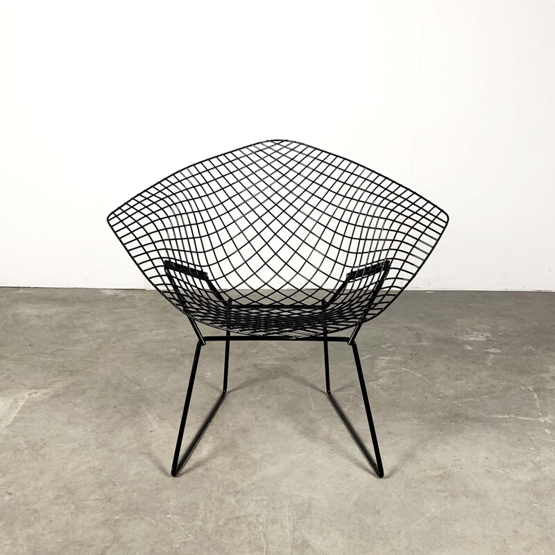 Black vintage diamond armchair by Harry Bertoia for Knoll