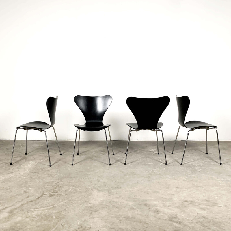 Set of 8 vintage 3107 Chairs by Arne Jacobsen for Fritz Hansen, 1960