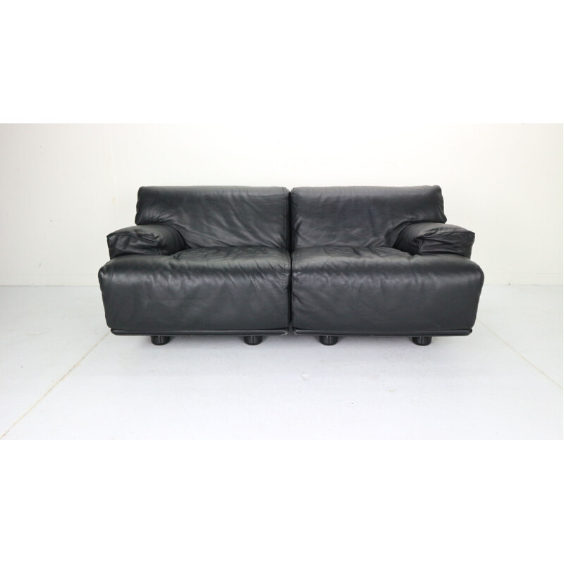 Vintage Leather 2-Seat Sofa by Vico Magistretti and manufactured by Cassina in 1970