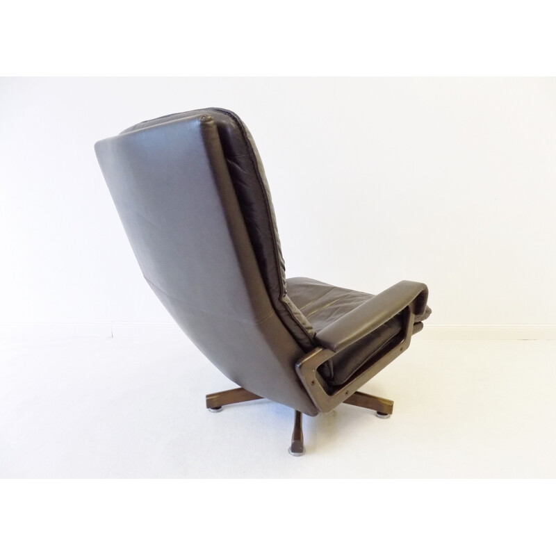Vintage leather armchair by Andre Vandenbeuck by WK for Strässle