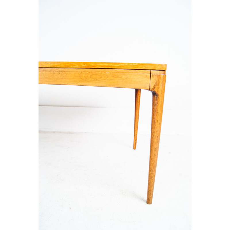 Tbale basse vintage en chêne scandinave 1960