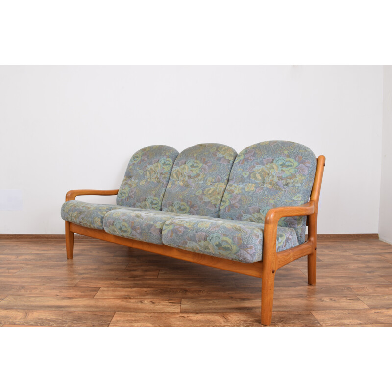 Mid-Century Danish Teak Sofa from Dyrlund, 1970s.