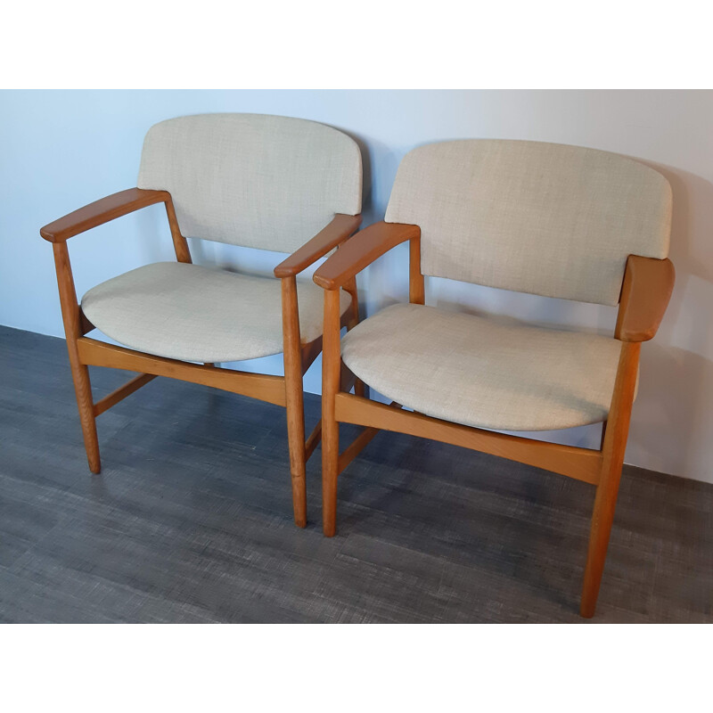 Pair of vintage oak chairs by Larsen and Madsen for Fritz Hansen, Denmark 1950