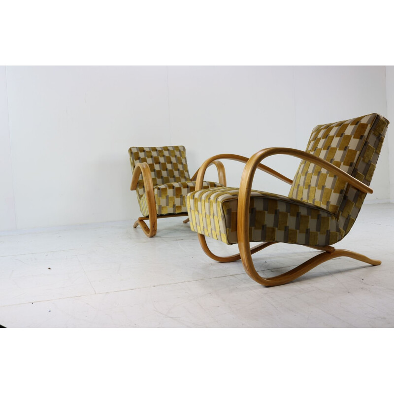 Paire de fauteuils lounge en tissu et velours par Jindrich Halabala