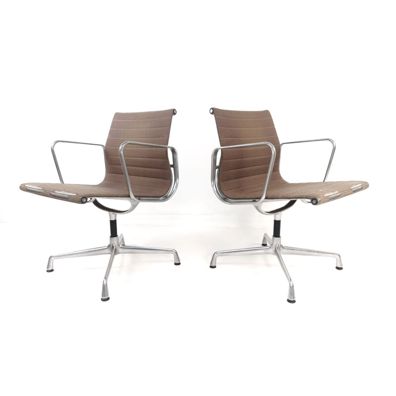 Paire de fauteuils de bureau vintage EA 107 par Charles & Ray Eames pour Vitra