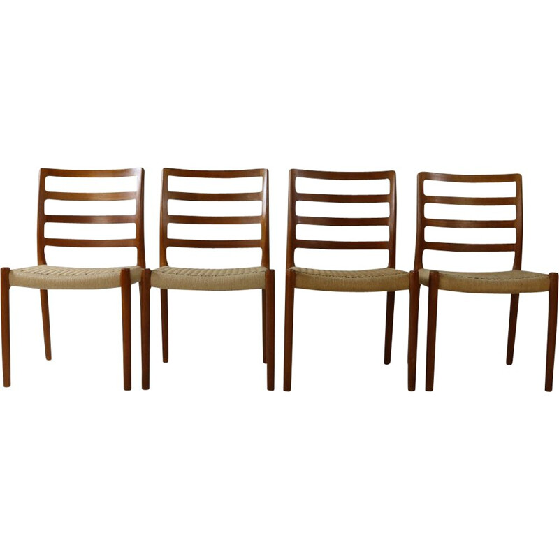 Ensemble de 4 chaises vintage en teck par Niels Møller, Danemark