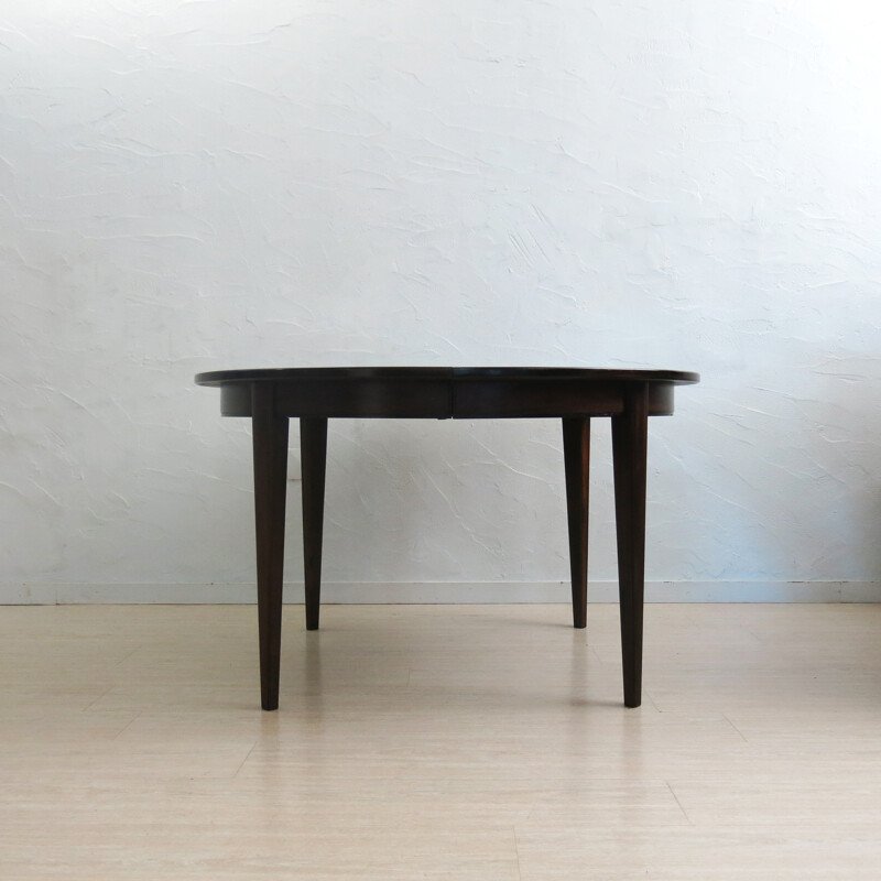 Omann Jun dining table in rosewood, Gunni OMANN - 1960s