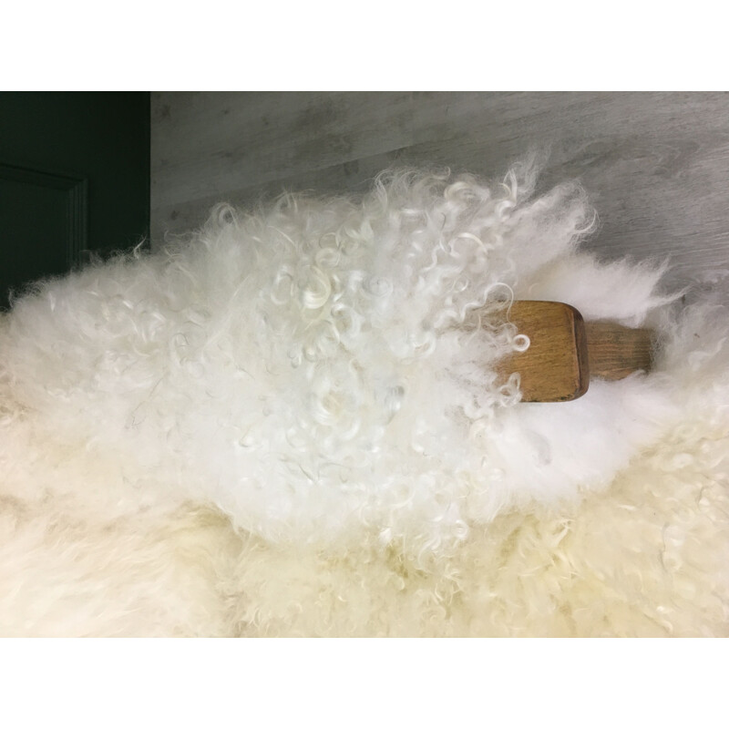 Fauteuil vintage en peau de mouton blanc par Parker Knoll