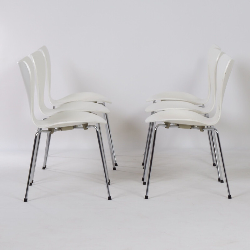 Set of 6 vintage White Butterfly Chairs by Arne Jacobsen for Fritz Hansen, 1950s