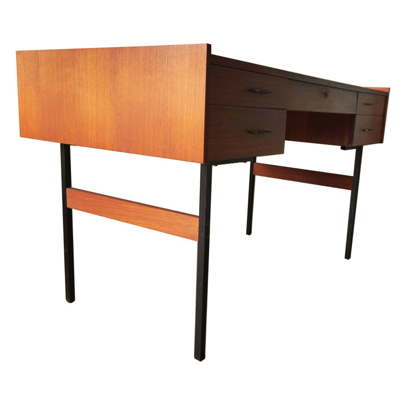 Vintage-Schreibtisch aus der Mitte des Jahrhunderts aus Teakholz auf schwarzem Metallrahmen