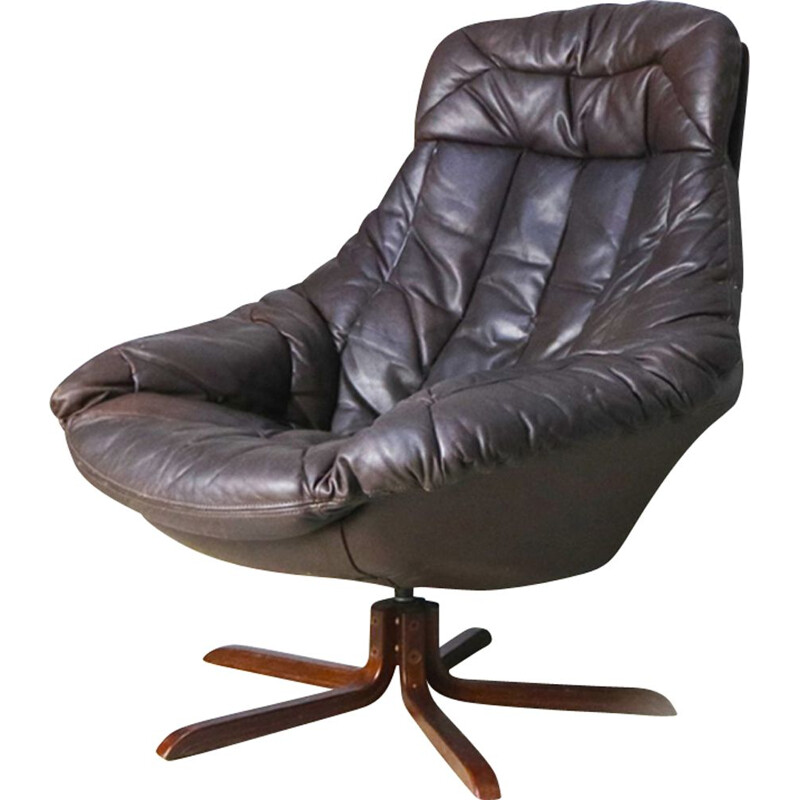 Vintage brown leather swivel Lounge chair by H W Klein for Bramin