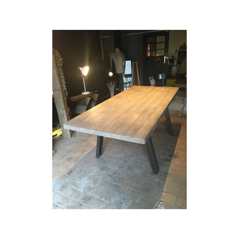 Table vintage industrielle en frêne massif et acier