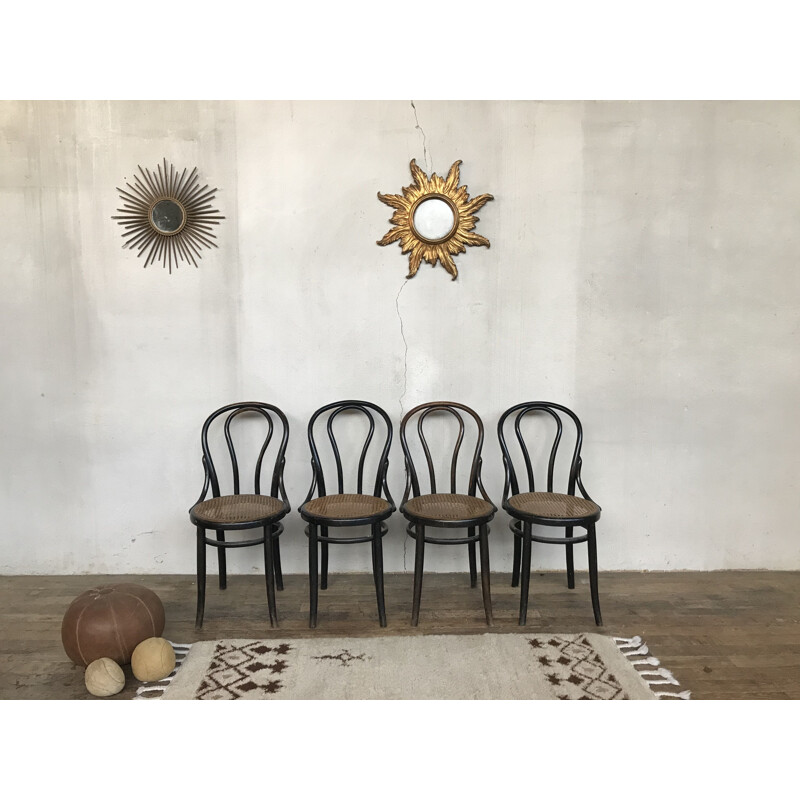 Set of 4 vintage bentwood chairs by Thonet