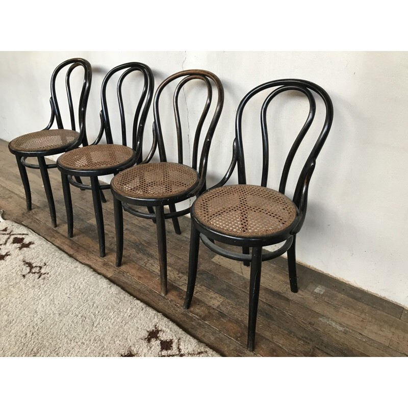 Set of 4 vintage bentwood chairs by Thonet