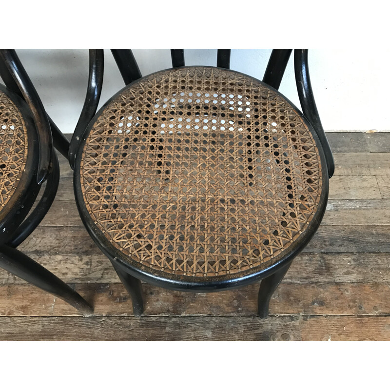 Set of 4 vintage bentwood chairs by Thonet