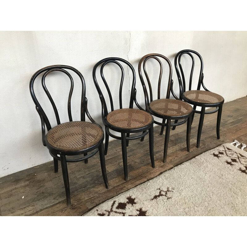 Lot de 4 chaises vintage en bois courbé par Thonet