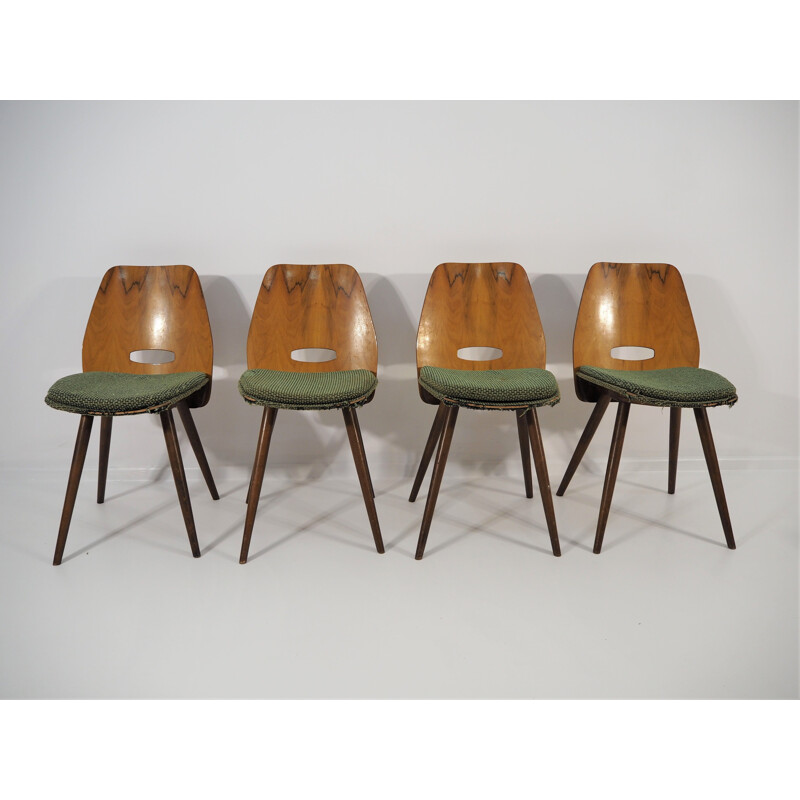 Ensemble de 5 chaises et table à repas vintage de Tatra, 1960