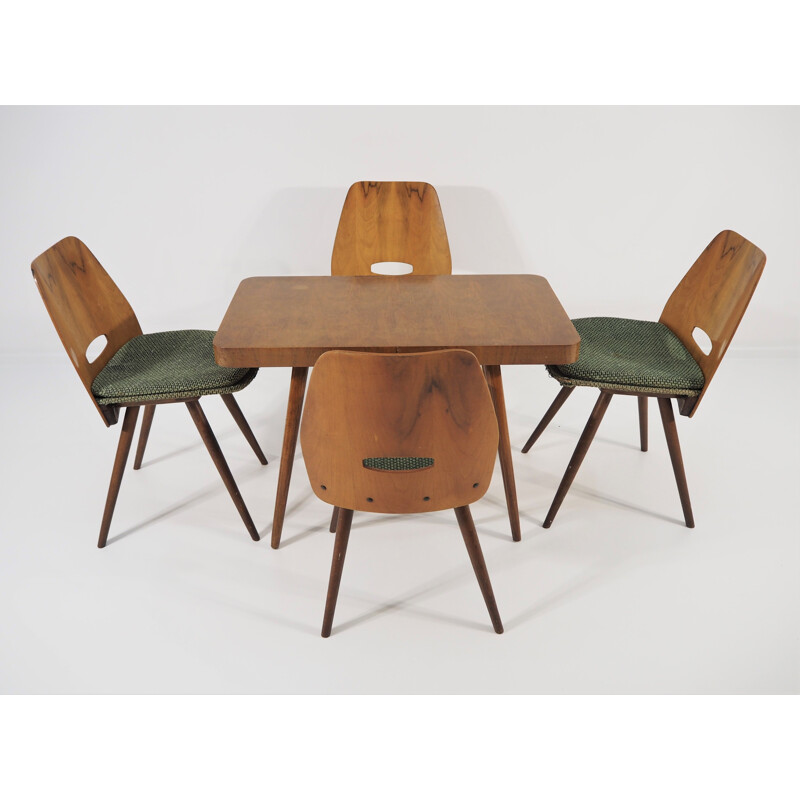 Ensemble de 5 chaises et table à repas vintage de Tatra, 1960