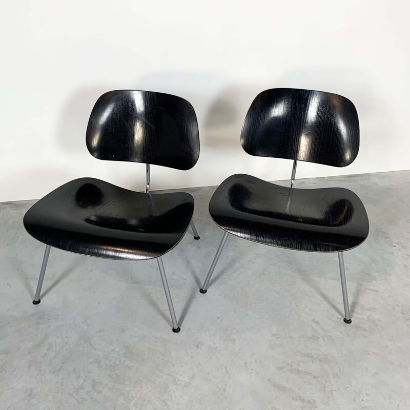 Paire de chaises LCM noires vintage par Charles & Ray Eames pour Vitra, 1990