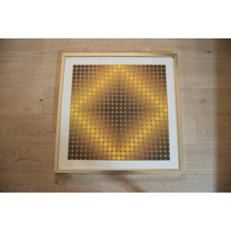 Sérigraphie vintage en aluminium doré et verre par Victor Vasarely