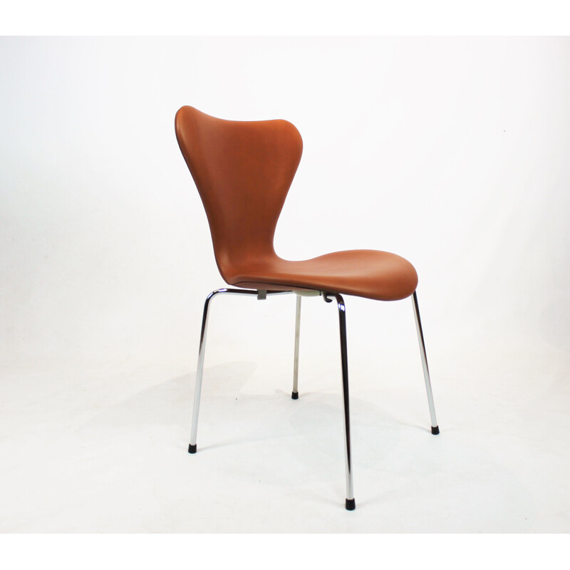 Conjunto de 6 Sete cadeiras, modelo 3107 por Arne Jacobsen de Fritz Hanse