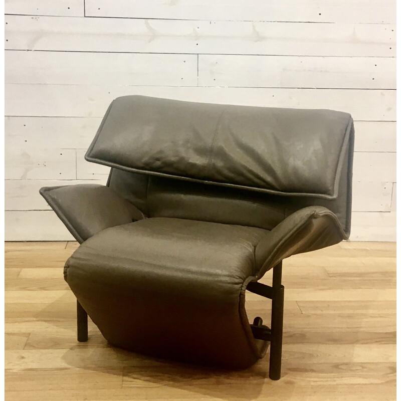 Vintage armchair VERANDA by Vico Magistretti in leather, Cassina edition 1980