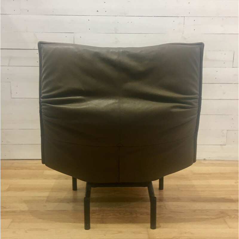 Vintage armchair VERANDA by Vico Magistretti in leather, Cassina edition 1980