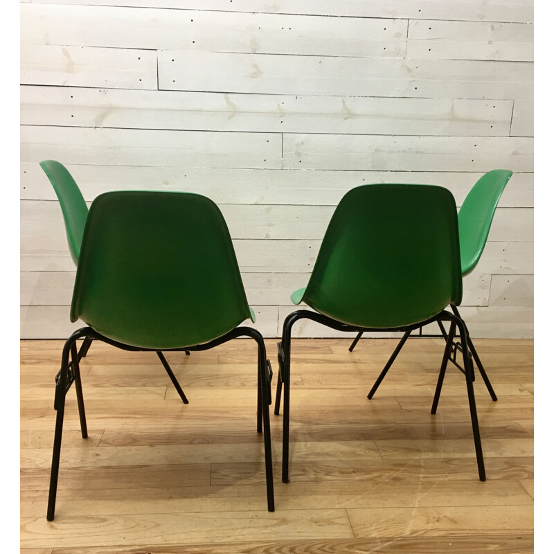 Ensemble de 4 chaises DSS par Charles et Ray Eames, green Kelly