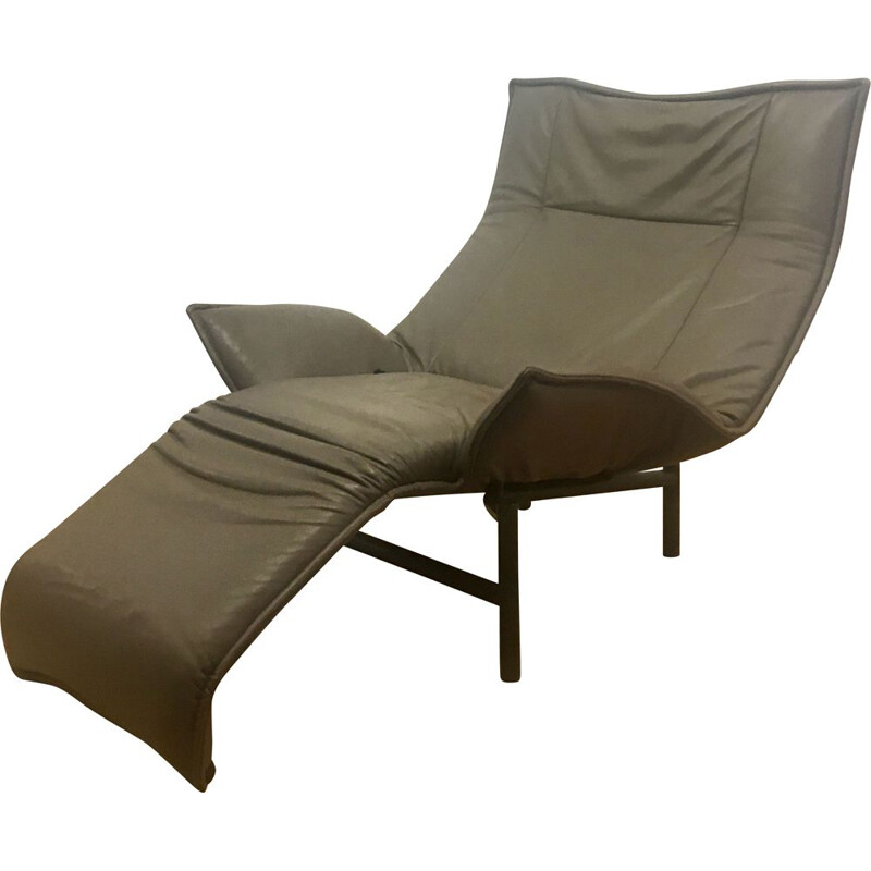 Vintage armchair VERANDA by Vico Magistretti in leather, Cassina edition 1980