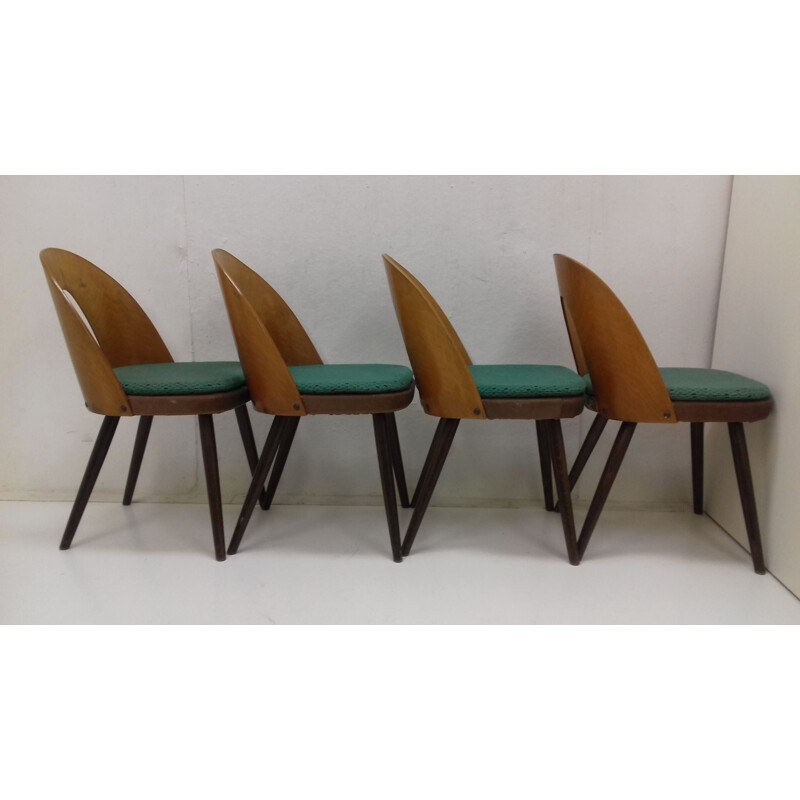 Conjunto de 4 sillas de comedor vintage en madera y tela de Antonín Šuman, 1960