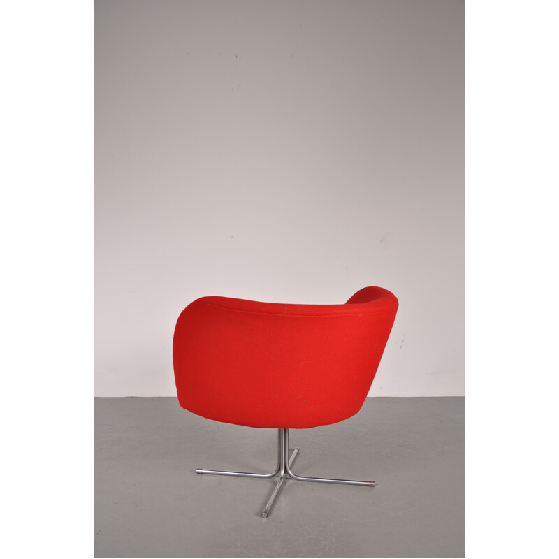 Vintage Scandinavian easy chair with metal crossbase - 1960s
