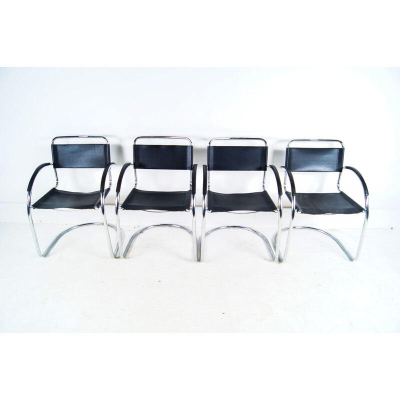 Ensemble de 4 chaises vintage en cuir italien par Marcel Breuer