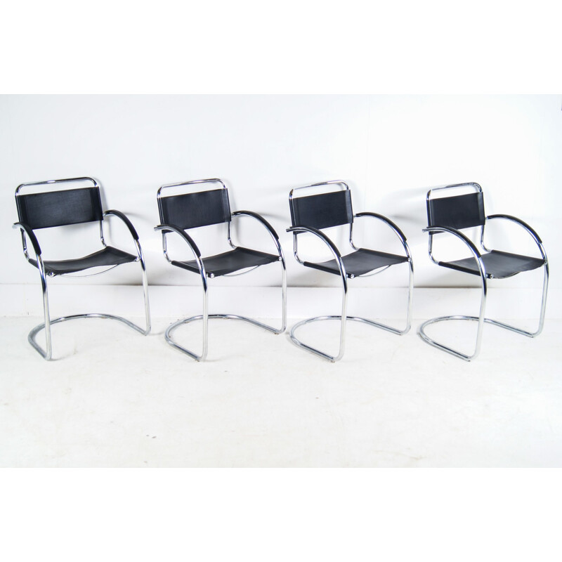 Ensemble de 4 chaises vintage en cuir italien par Marcel Breuer