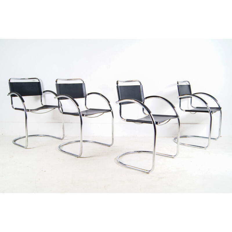 Ensemble de 4 chaises vintage en cuir italien par Marcel Breuer