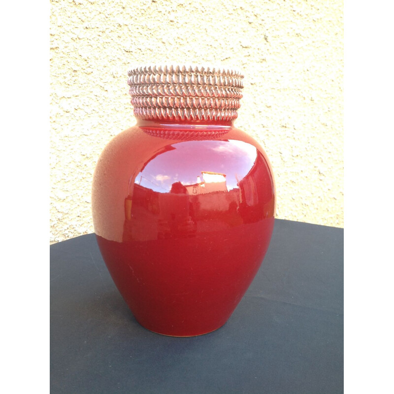Vase vintage rouge sang par Pol Chambost 1950-1960