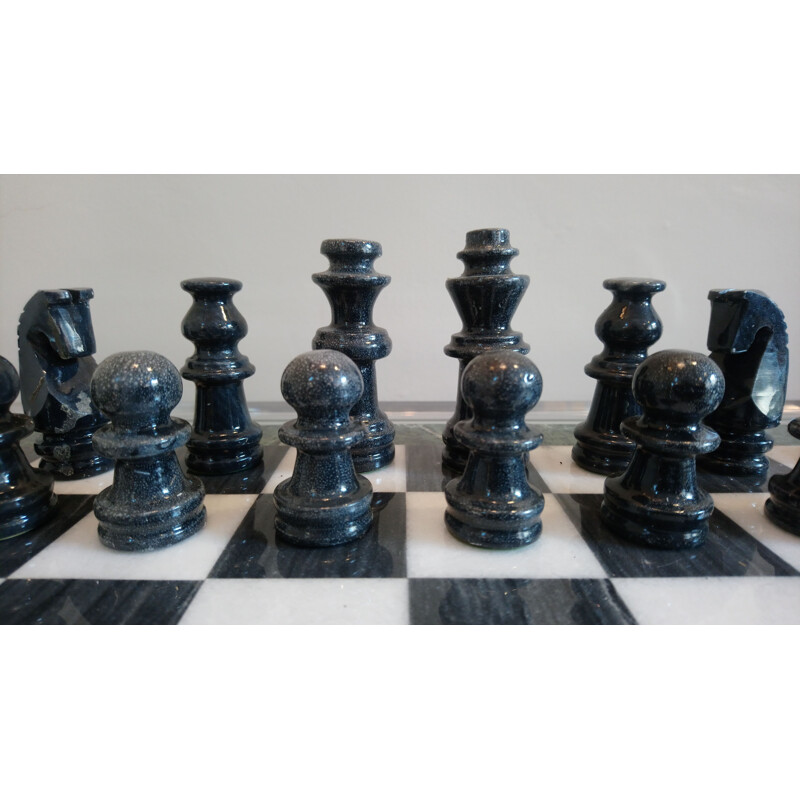 Large vintage chess board and vintage chess sets in onyx marble