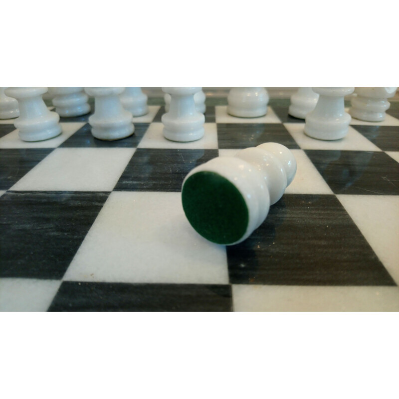 Large vintage chess board and vintage chess sets in onyx marble