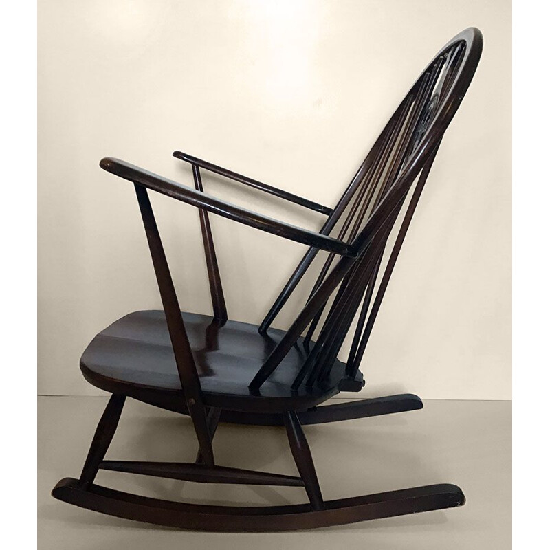 Rocking-chair Grandfather vintage motif Fleur de Lys par Ercol, 1960