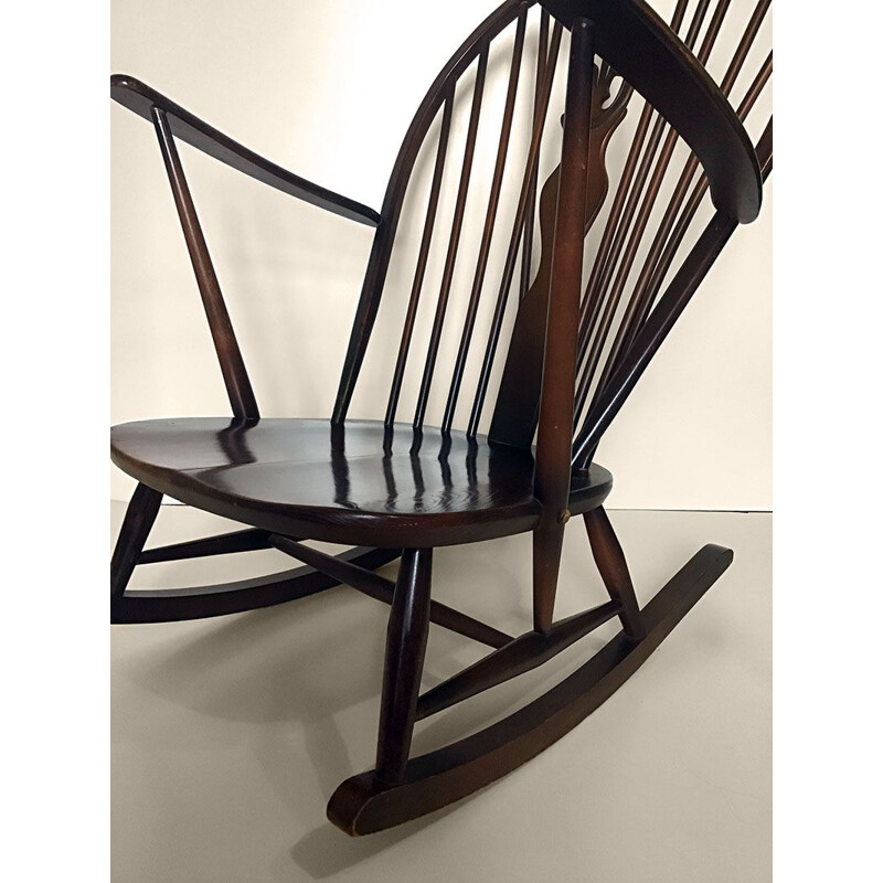 Vintage Grandfather rocking-chair fleur de Lys design by Ercol, 1960