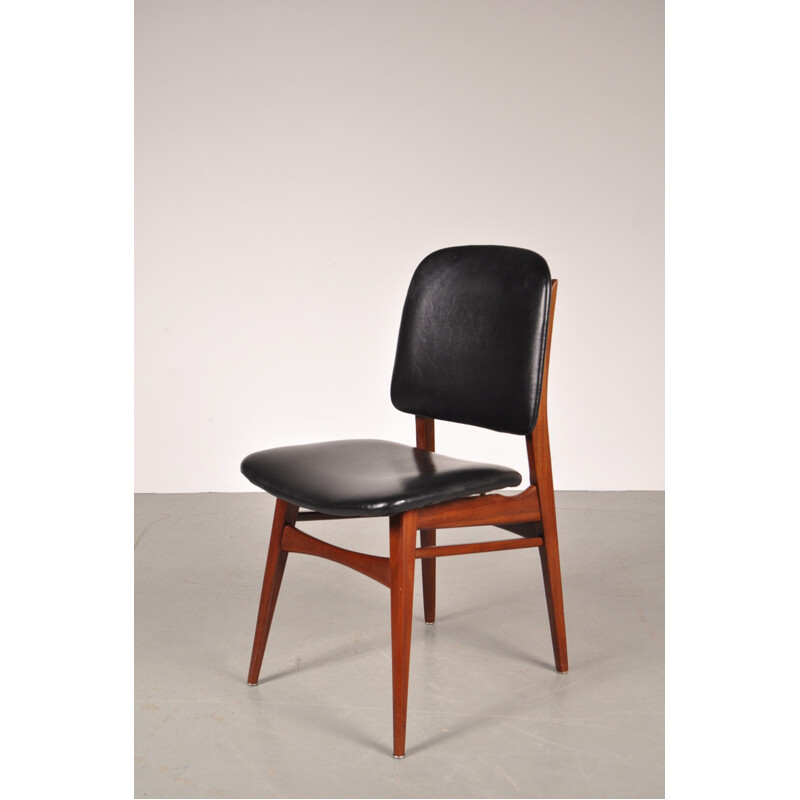 Suite de 4 chaises en teck et simili cuir noir, Louis VAN TEEFFELEN - 1950