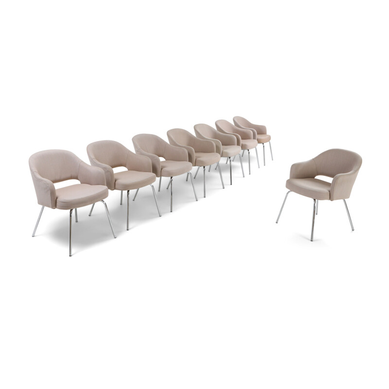 Ensemble vintage de 8 chaises à repas par Eero Saarinen pour Knoll 1940
