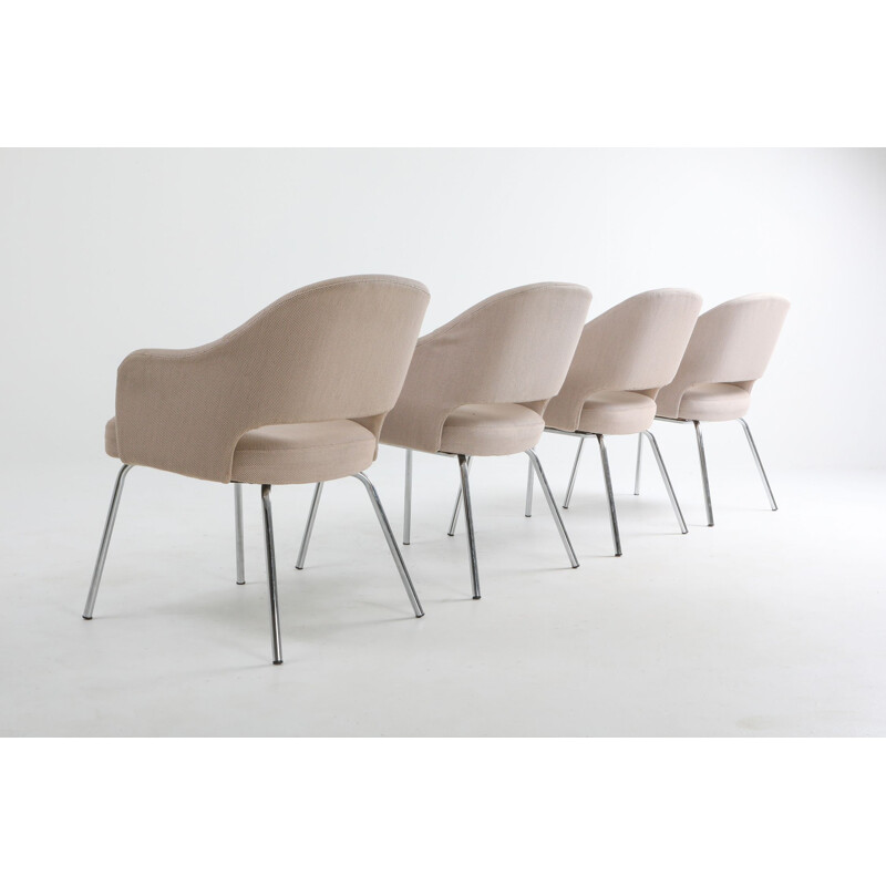 Ensemble vintage de 8 chaises à repas par Eero Saarinen pour Knoll 1940