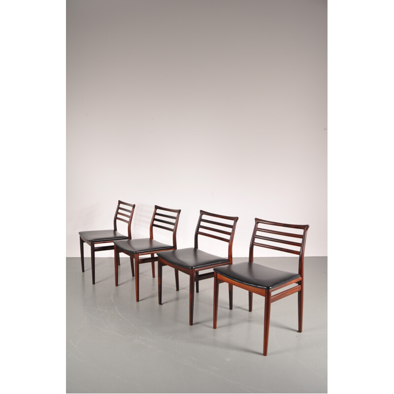 Suite de 4 chaises scandinaves en palissandre et skaï, Erling TORVITS - 1950