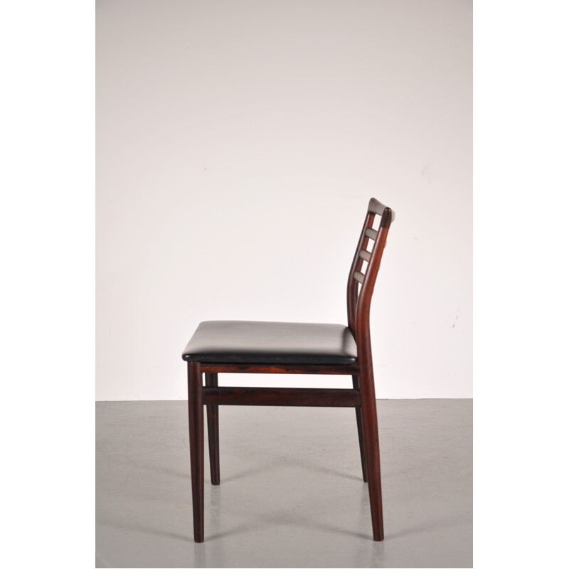 Suite de 4 chaises scandinaves en palissandre et skaï, Erling TORVITS - 1950