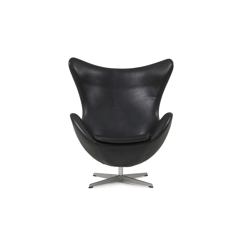 Fauteuil Egg en cuir noir vintage par Arne Jacobsen pour Fritz Hansen, 2009