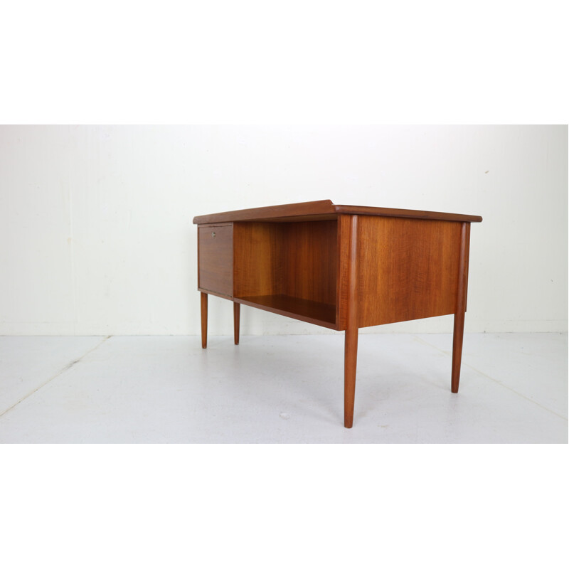 Bureau Boomerang Vintage Scandinave en teck par Göran Strand pour Lelångs Möbelfabrik, 1950