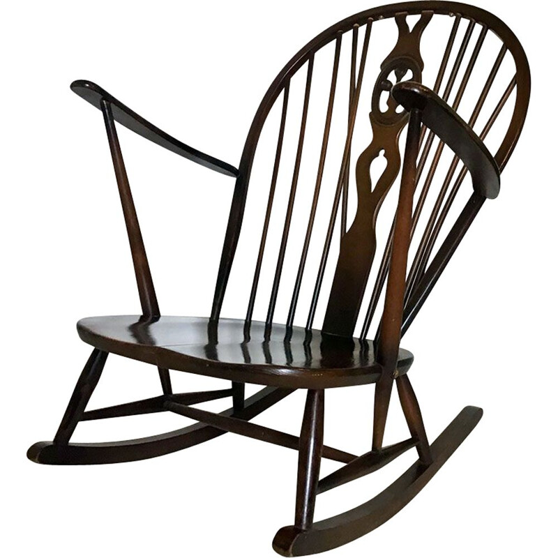 Vintage Grandfather rocking-chair fleur de Lys design by Ercol, 1960